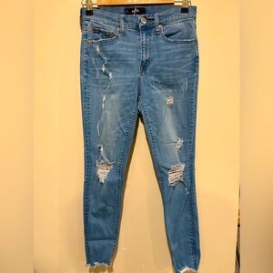 size 6 Aero ripped skinny jeans